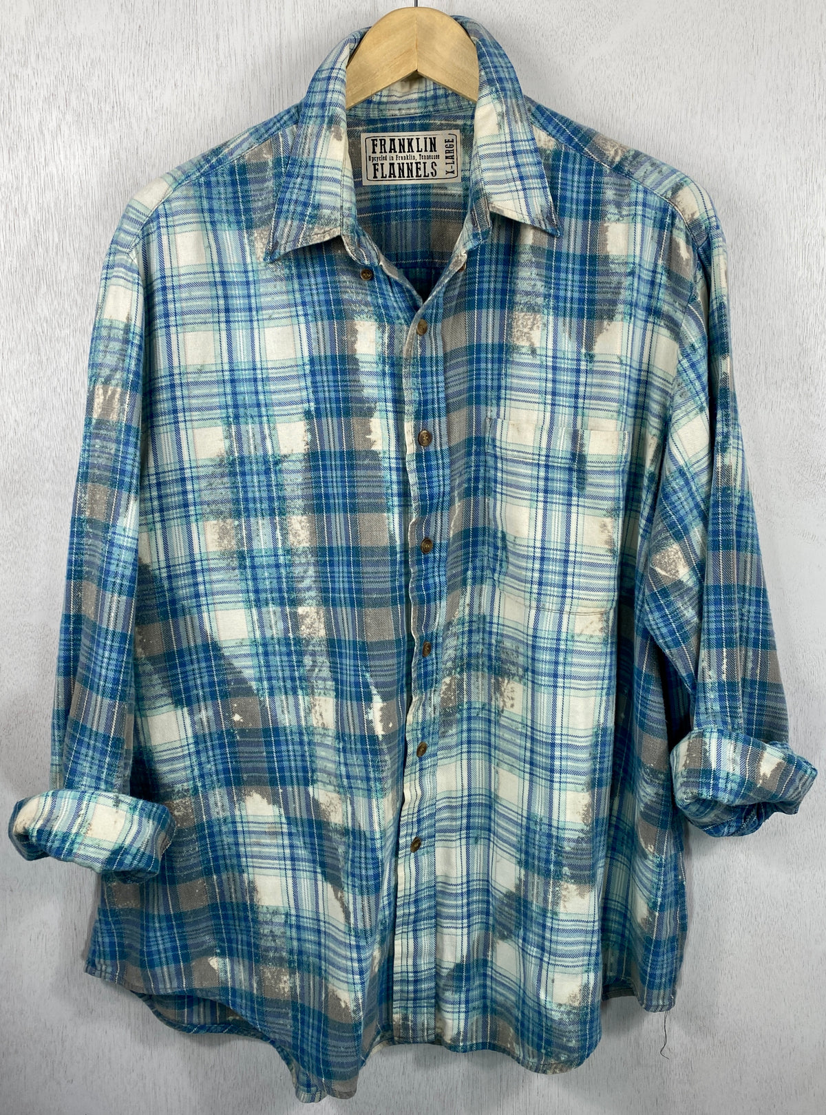 Vintage Light Blue, Grey and White Flannel Size XL