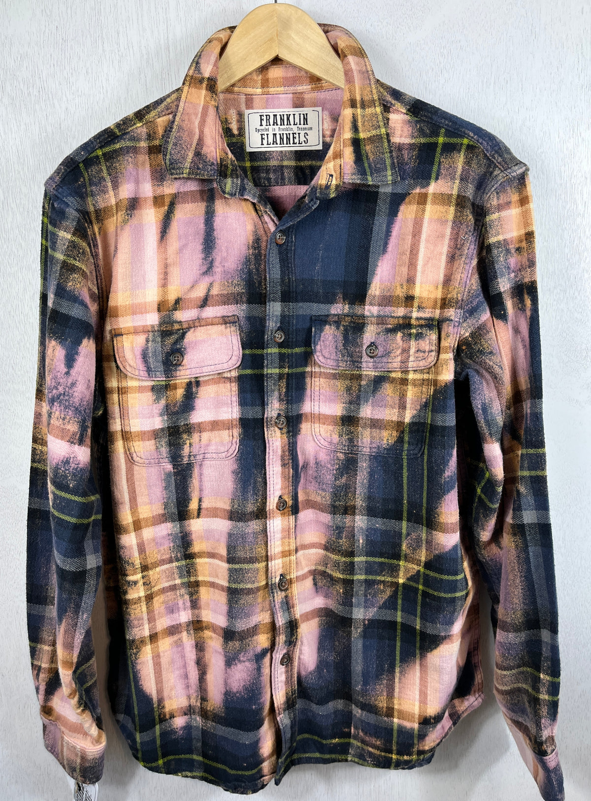Vintage Navy, Pink and Gold Flannel Size Large