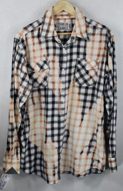Vintage Black, White and Peach Lightweight Flannel Size Large