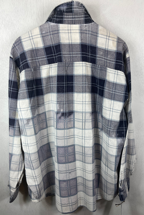 Vintage White, Navy and Denim Blue Flannel Size XL