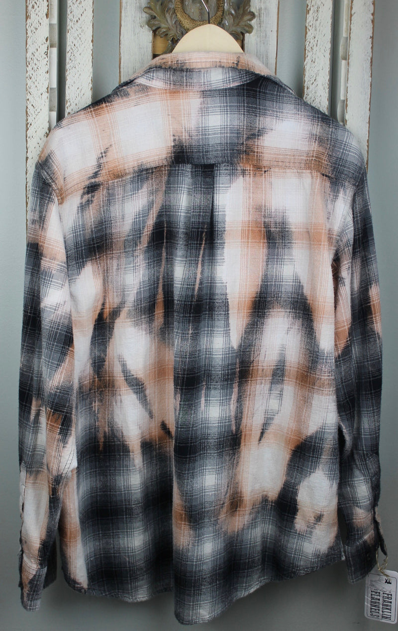 Vintage Black, Grey, Peach and White Flannel Size XL