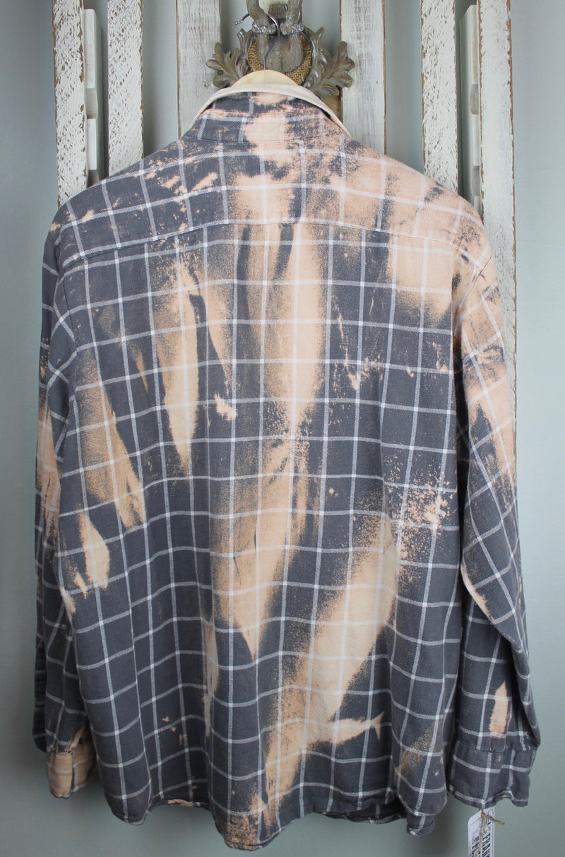 Vintage Grey, Cream and Peach Flannel Size Large